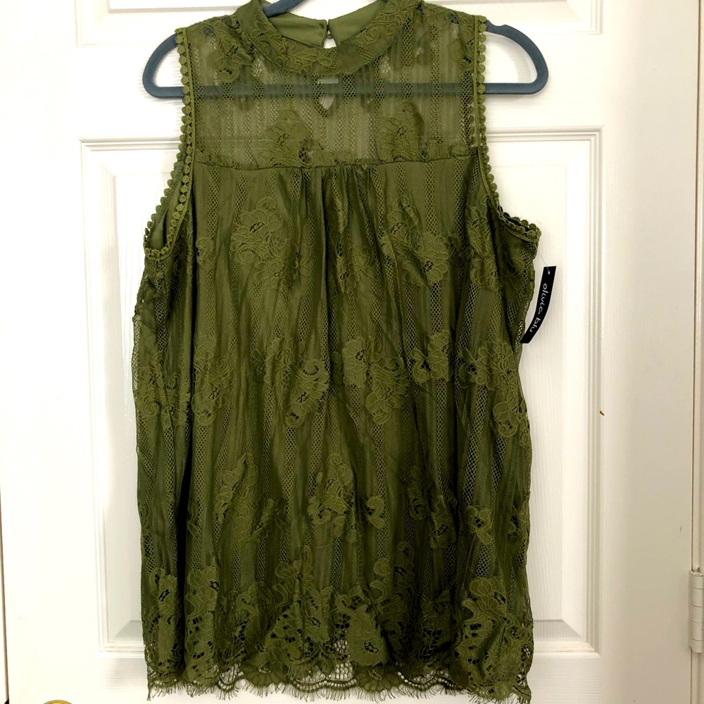 Olivia Blu NWT 1X Lace Mock-neck  Sleeveless Top